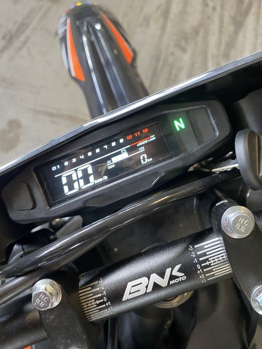 Cross 300cc Bnk moto manual 2 locuri nou cu garantie si livrare in tara