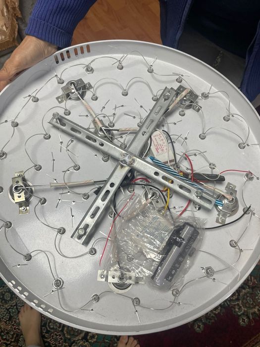 люстра новая продам