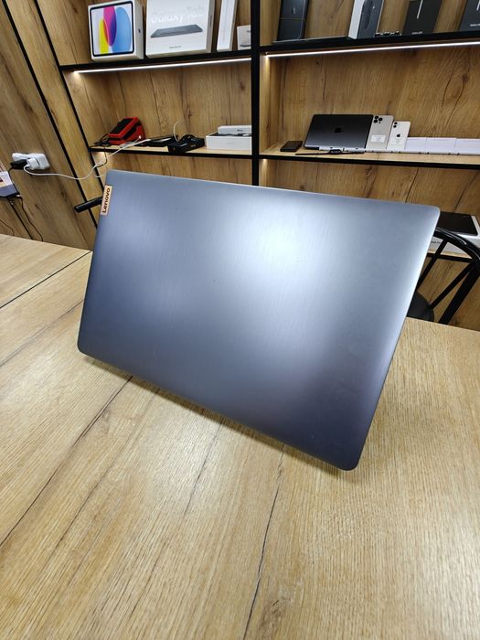 Lenovo Ноутбук Core i3-1215U 8/256гб