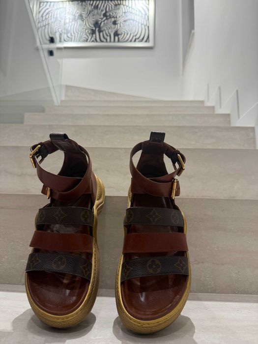дамски сандали на марката Louis Vuitton