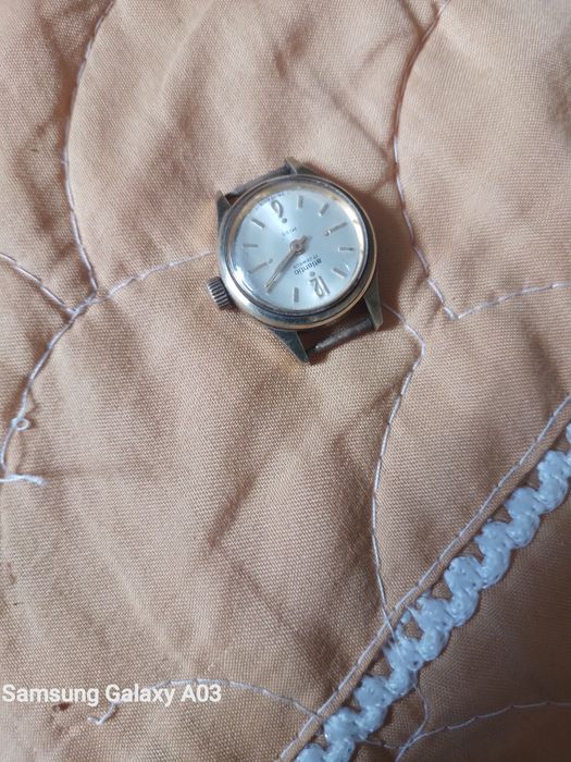 Vindem tot ce se vede cric.       De tonaj mare picioare pentr.  Soba