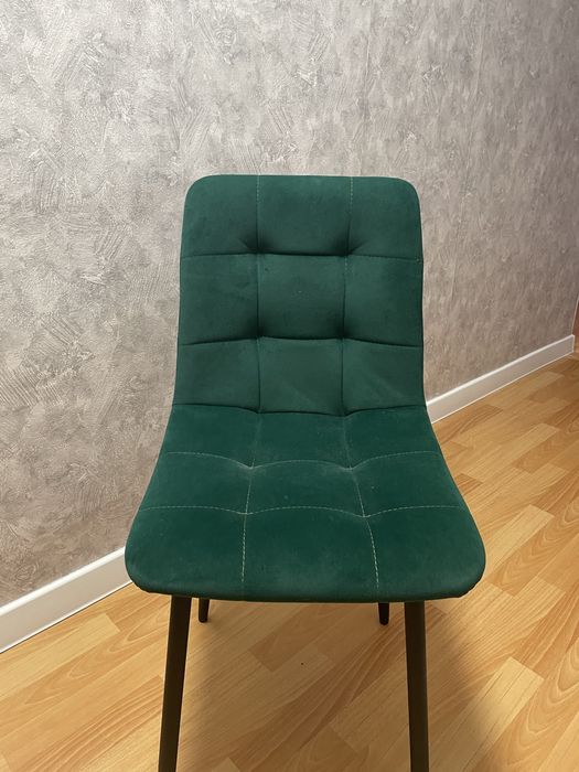 Продам стулья велюровые 4 штуки