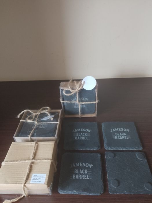 Поставки за чаши Джеймисън