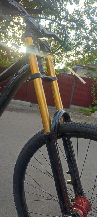 Двух коронная вилка