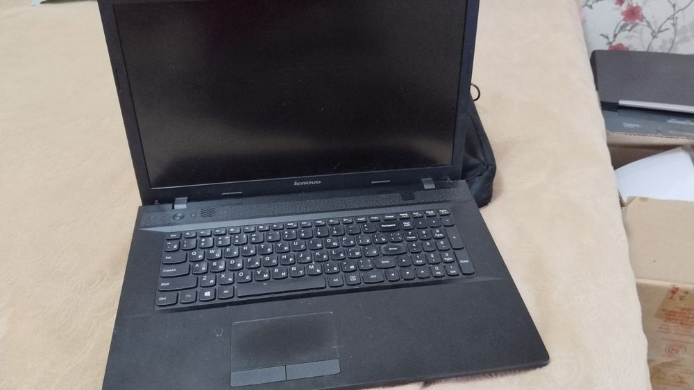 Продается ноутбук. Lenovo. Рабочий. .Б/ у