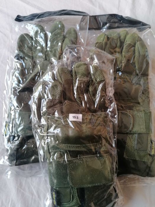 Mănuși, mănuși, mănuși