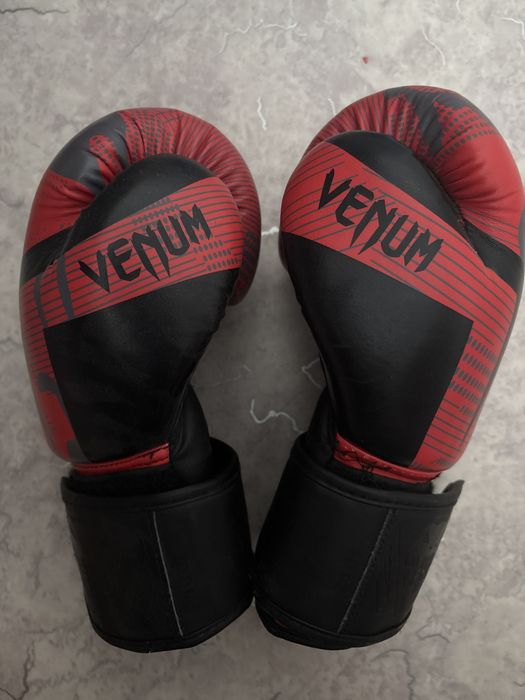 Перчаткиии VENUM