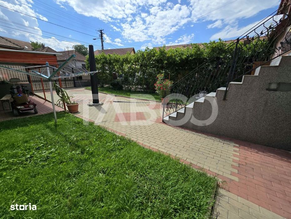 Casa individuala de vanzare teren 457 mp garaj Trei Stejari Sibiu