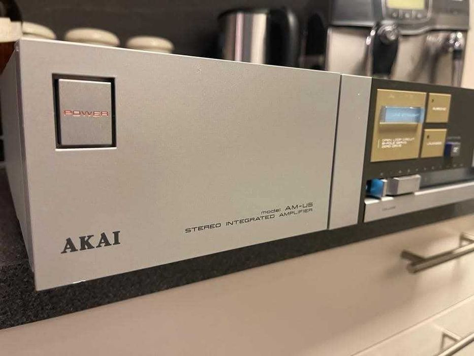 Стерео усилвател Akai AM-U5