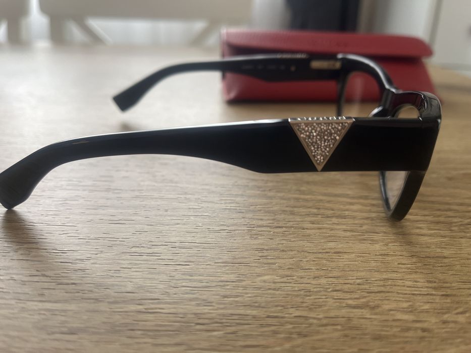 Диоптрични рамки Guess