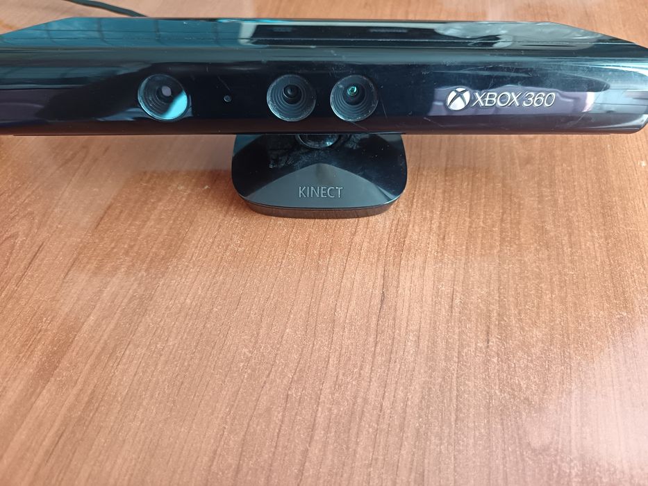 Kinect оригинал для xbox 360 с 3 дисками