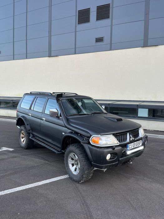 Vand Pajero Sport 2,5 impecabil