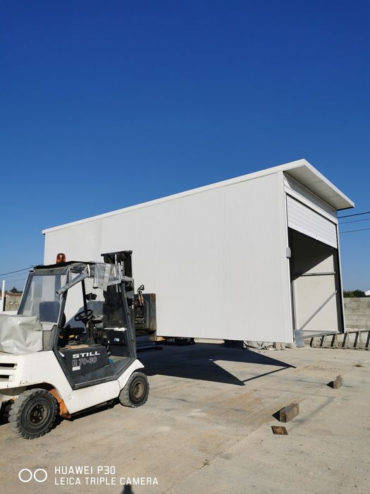 Произвежда гаражни клетки от термопанели