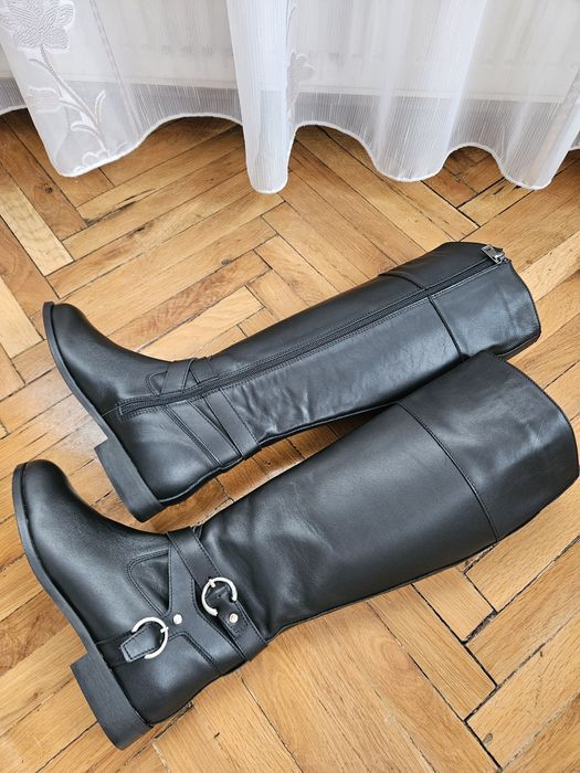 Cizme Maccioni, marimea 37, culoare maro si negru.