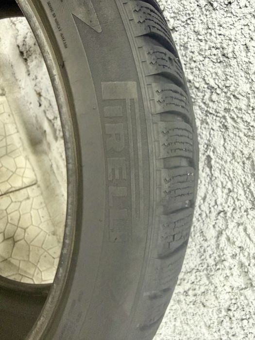 Пара Pirelli Winter Ice Zero