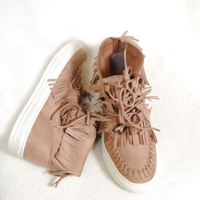 Дамски кецове от велур на ресни