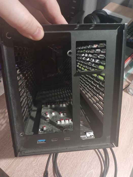 Продам Внешнюю видеокарту