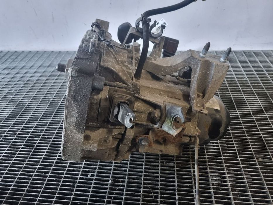 Cutie de viteze Dacia Sandero 2 1.2 B 2012 - 2016 75CP Manuala 5 Trepte D4F 732 Euro5 ...