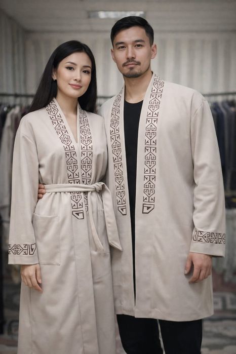 Продам новые кажекей и камзолы