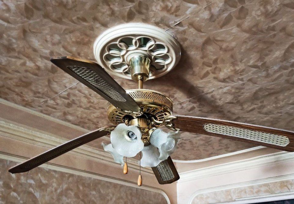 Распродажа мебели из кафе