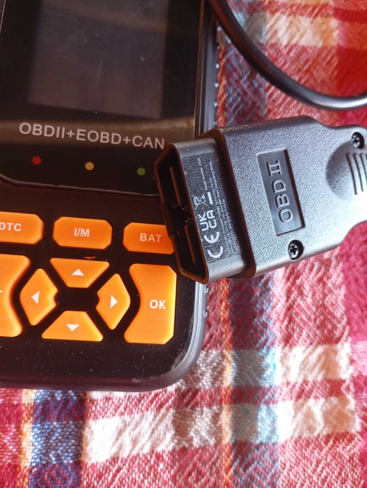 Четец за грешки на автомобил OBDII