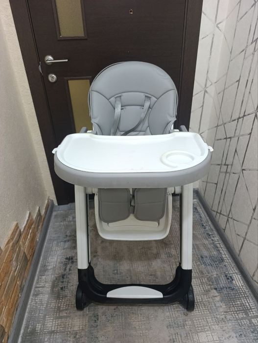 Столик для кормления малышей.