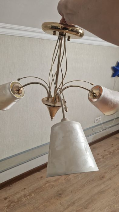 Люстра трехрожковая