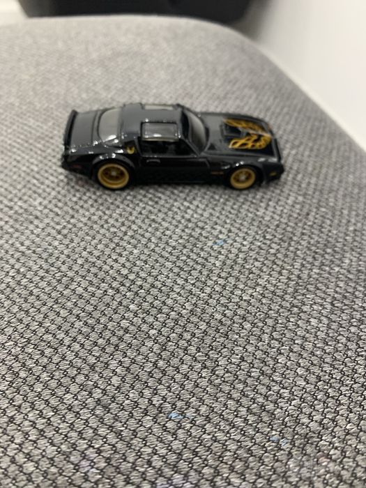 Очень редкая hot wheels pontiac firebird можно снять кузов FNDF