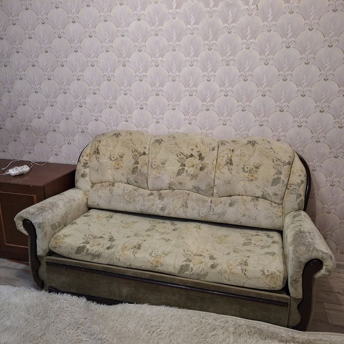 Диван продам за 1000