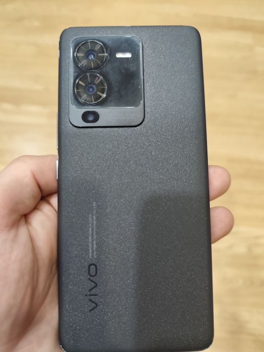 Смартфон Vivo V25pro(5g) по приятной цене.