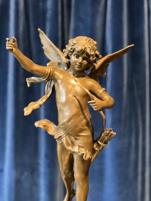 Statuetă din Bronz pe soclu de Marmură - Cupidon