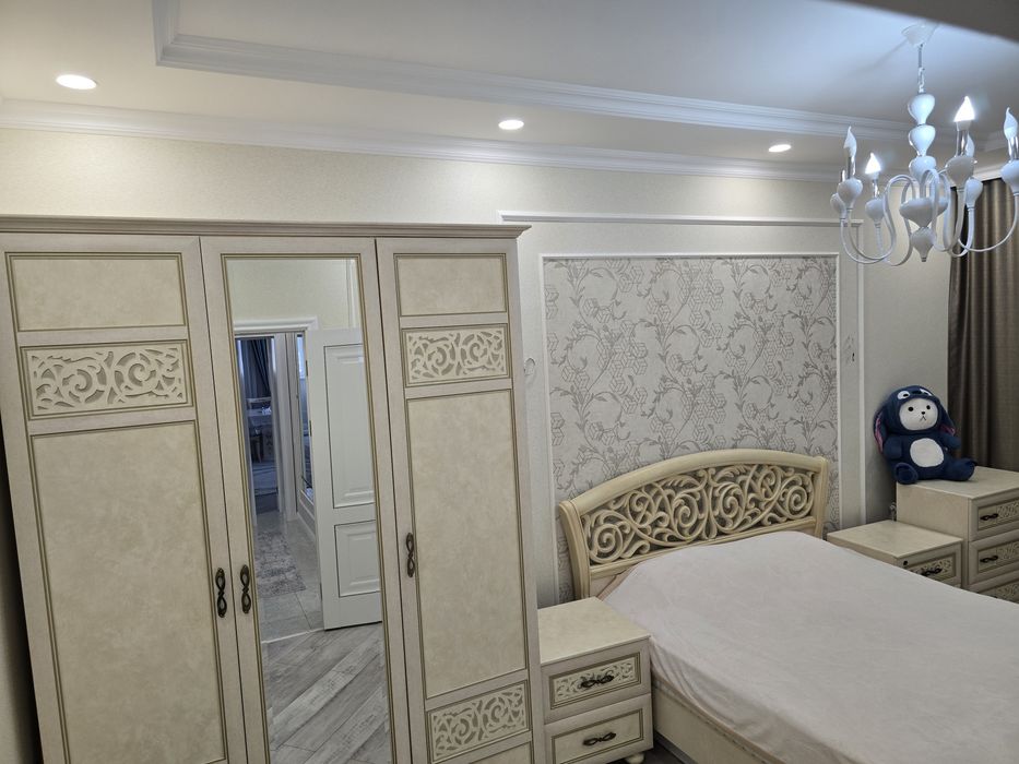 Продается спальный гарнитур