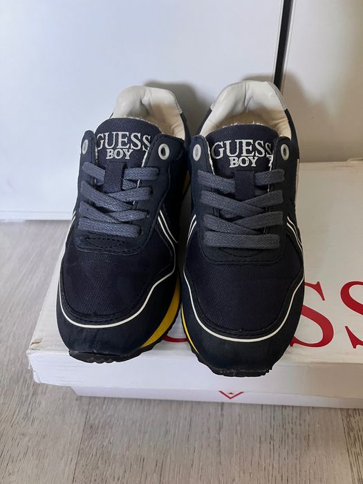 Нови Guess маратонки момче,28 номер