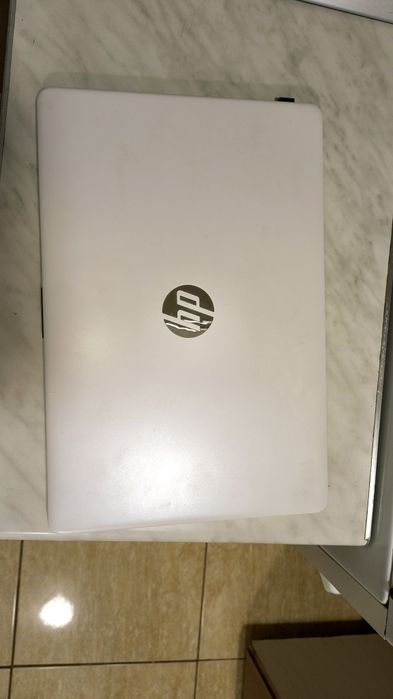 Vând laptop HP complet funcțional
