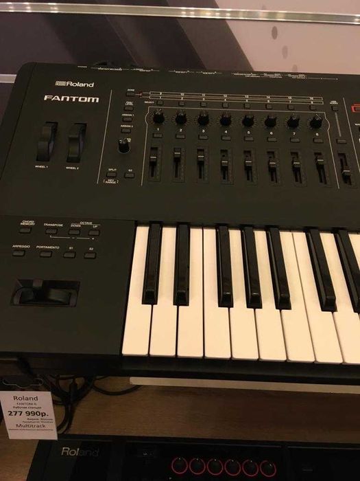 Roland  Fantom 6