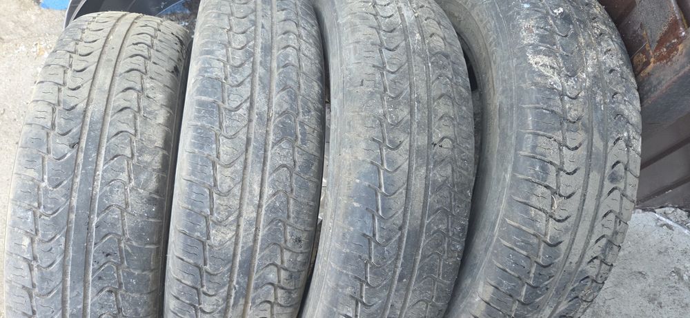 Продам резину на Ниву