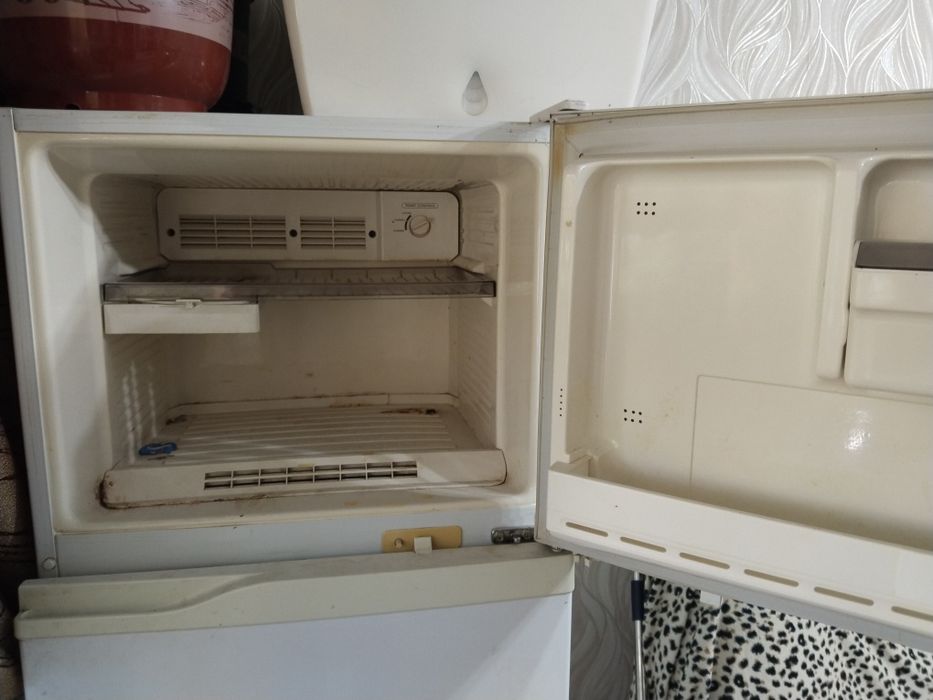 Продам холодильник