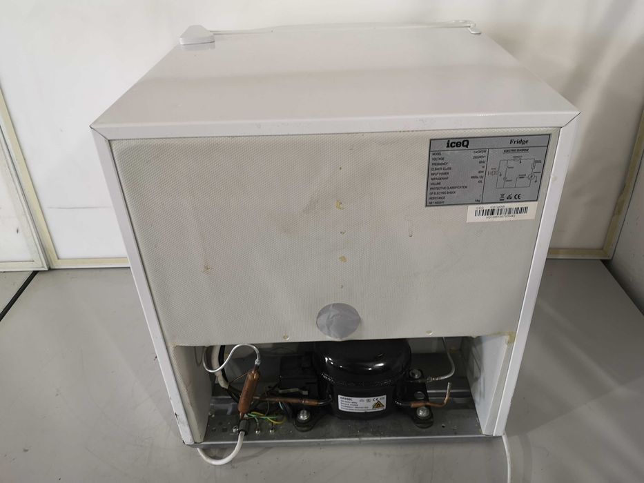 Хладилник - IceQ 60W / 43L
