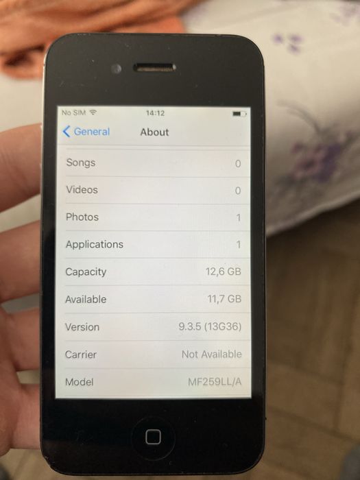 Vând iphone 4s 16 GB