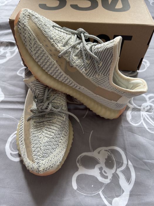 Adidasi Yeezy 350