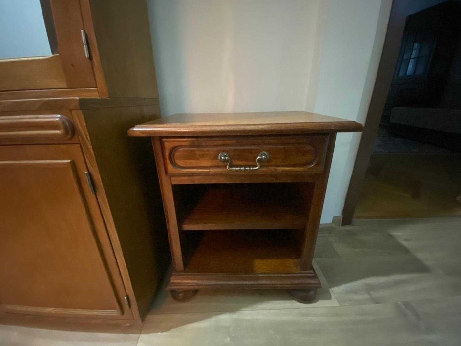 Mobilier dormitor din lemn