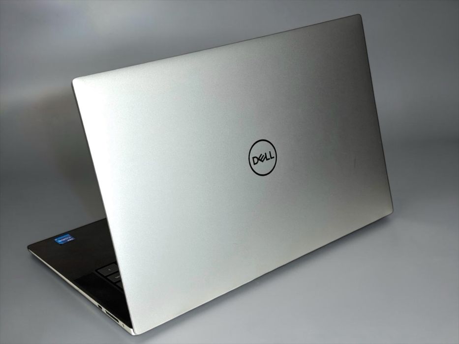 Лаптоп Dell XPS 9510 15" WUXGA i7-11800H 16RAM 512GB SSD RTX 3050