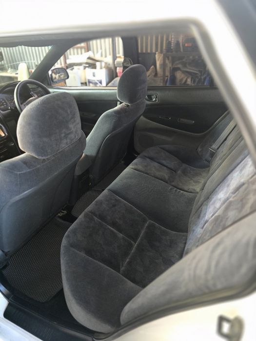 Mitsubishi LEGNUM