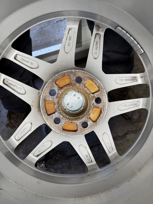 Jante aluminiu Audi A6 cu anvelope iarna Pirelli 225/60 R17