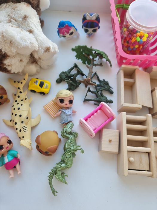 Отдам игрушки на возраст 5-9 лет