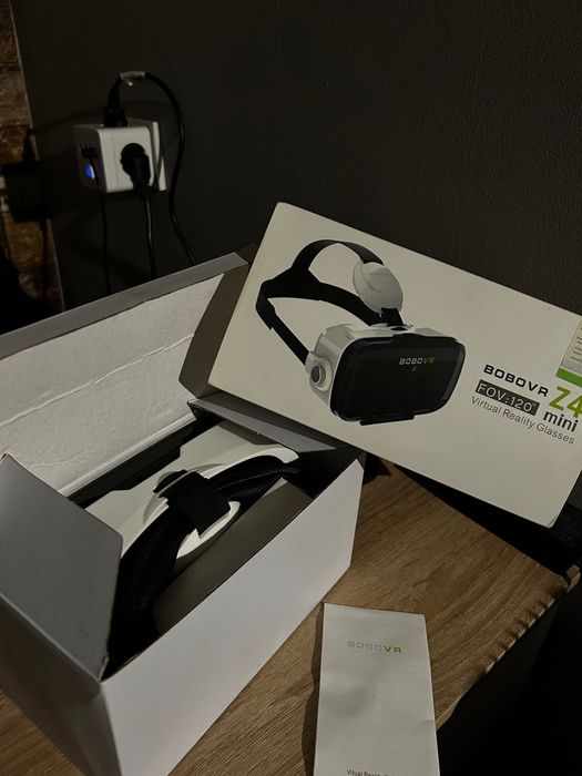 Очила за виртуална реалност, VR за смартфон, Bobovr Z4+таблет Alcatel