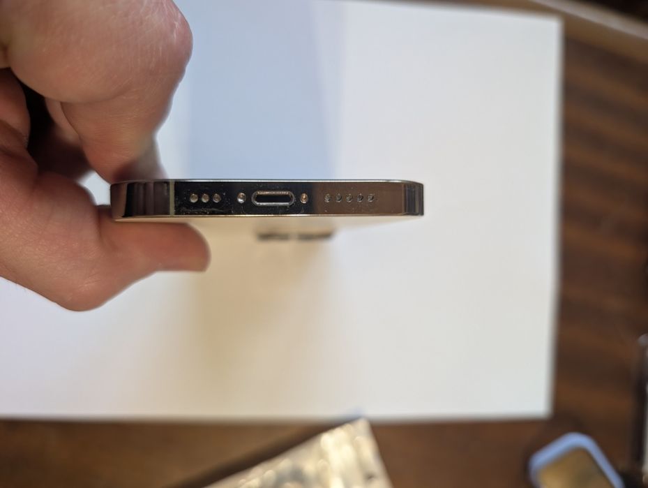 Apple iPhone 14 Pro - Gold