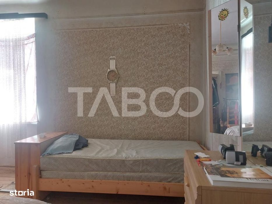 Casa si curte individuala 2 corpuri de casa separate 4 camere gradina