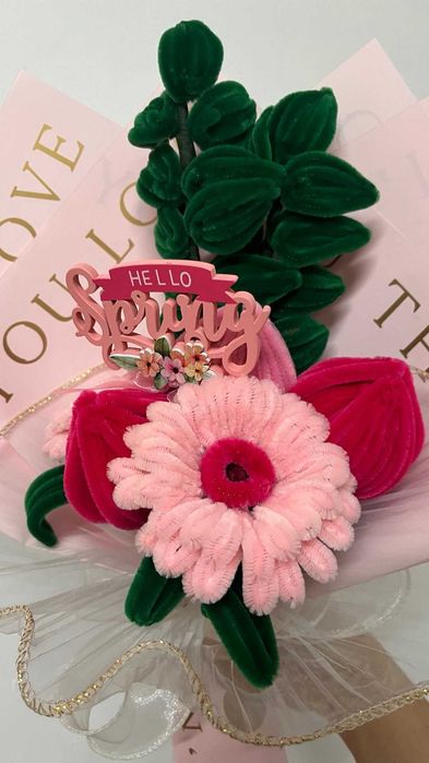 Buchete de flori din sarma plusata