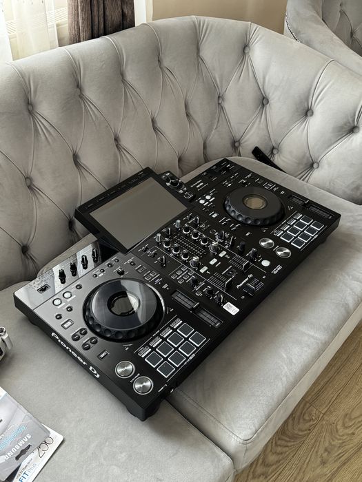 Consolă Pioneer RX3 + Flightcase UDG + 2x Stick Usb